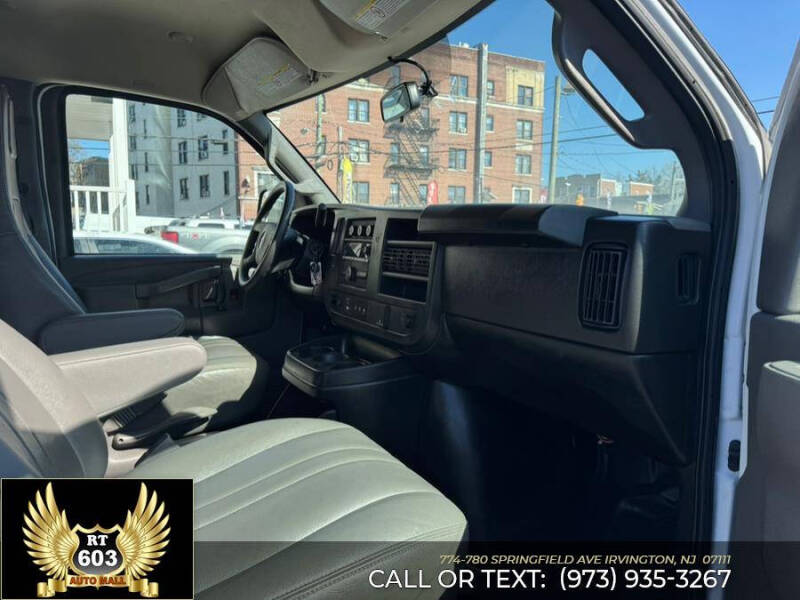 2023 GMC Savana 2500