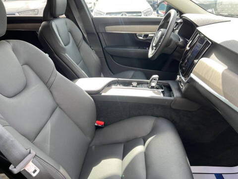 2023 Volvo S90 B6 Plus