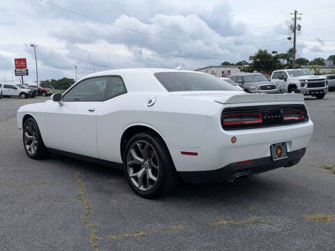 2017 Dodge Challenger SXT