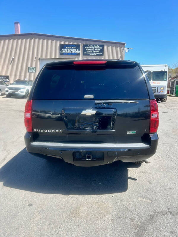 2011 Chevrolet Suburban LT