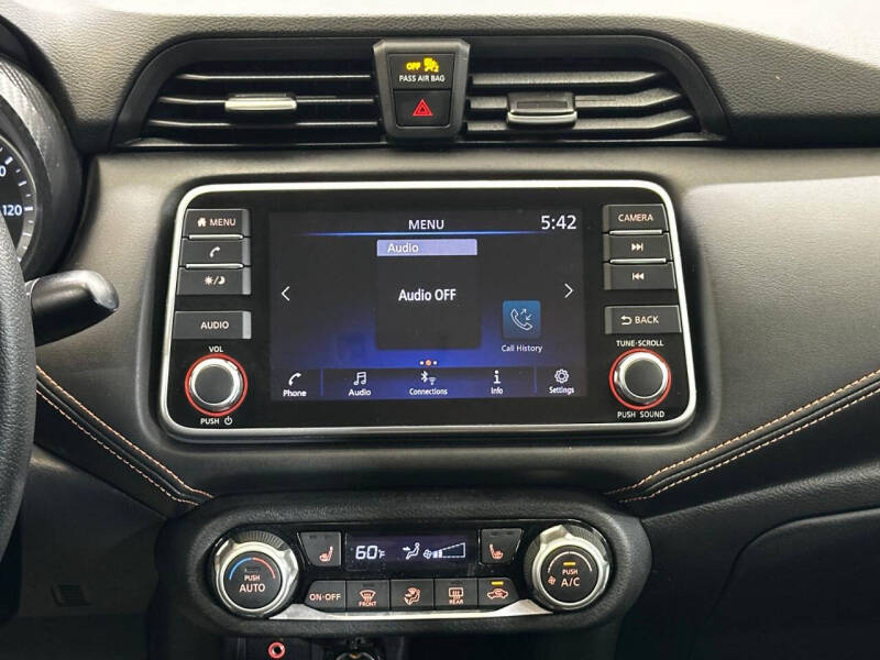 2022 Nissan Versa SR