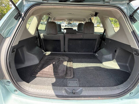 2013 Toyota Prius v Three