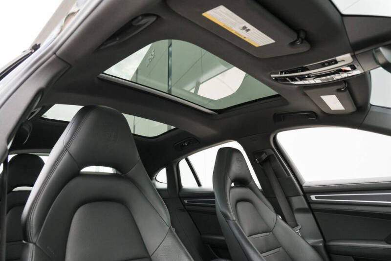 2022 Porsche Panamera Platinum Edition
