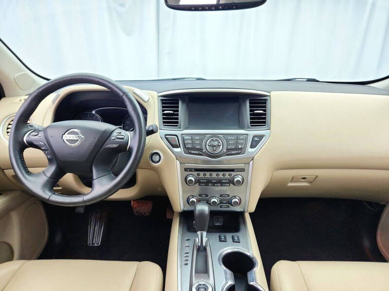 2020 Nissan Pathfinder SL