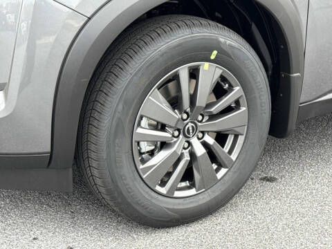 2025 Nissan Pathfinder S