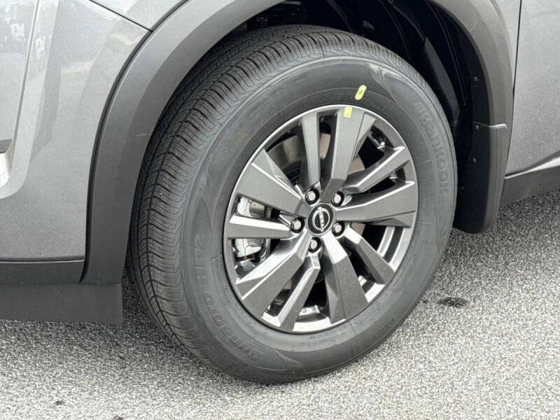 2025 Nissan Pathfinder S