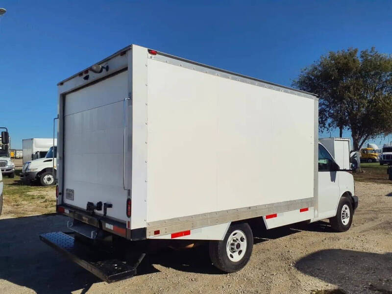 2023 GMC Savana 3500