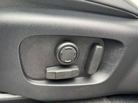 2025 Land Rover Range Rover Velar P400 Dynamic SE