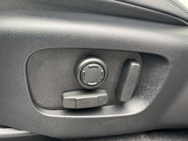 2025 Land Rover Range Rover Velar P400 Dynamic SE