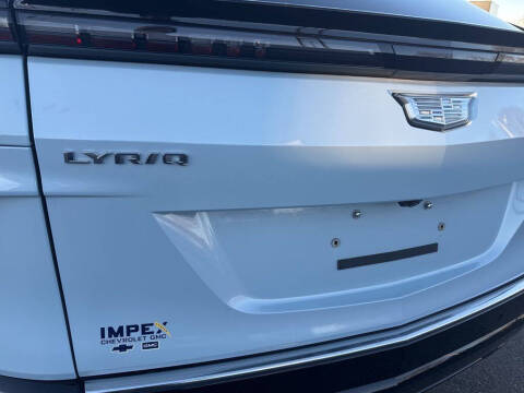 2024 Cadillac LYRIQ Luxury 1