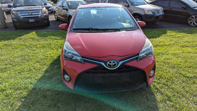 2015 Toyota Yaris 5-Door SE