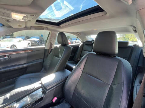 2013 Lexus ES 300h