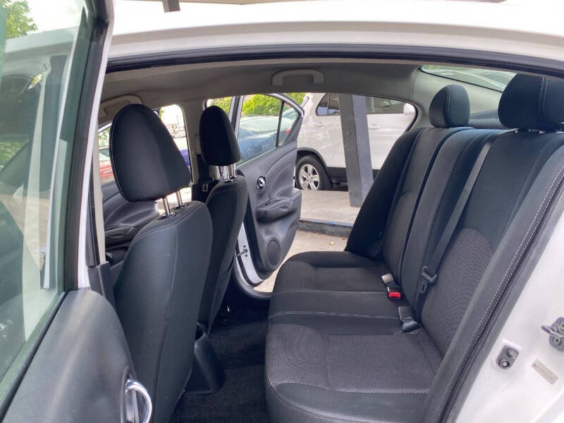 2019 Nissan Versa SV