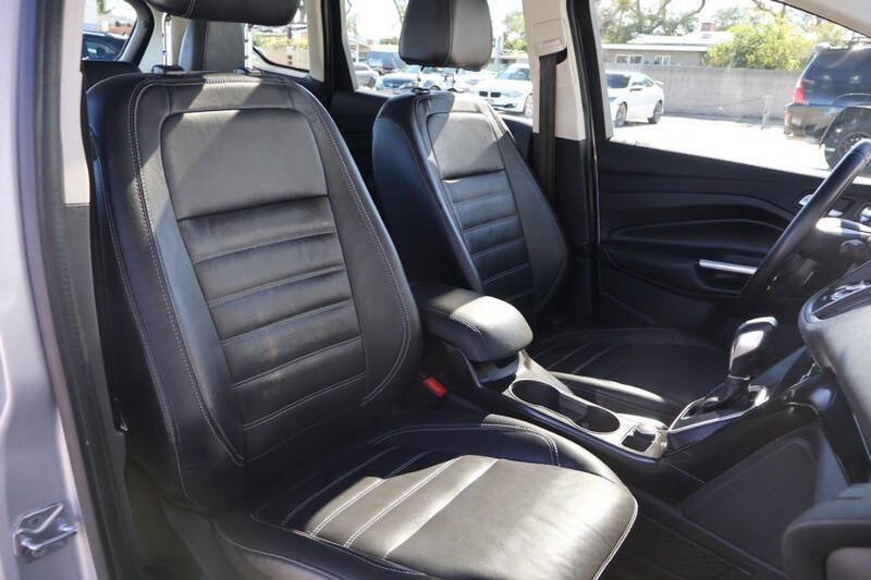 2017 Ford C-MAX Energi Titanium