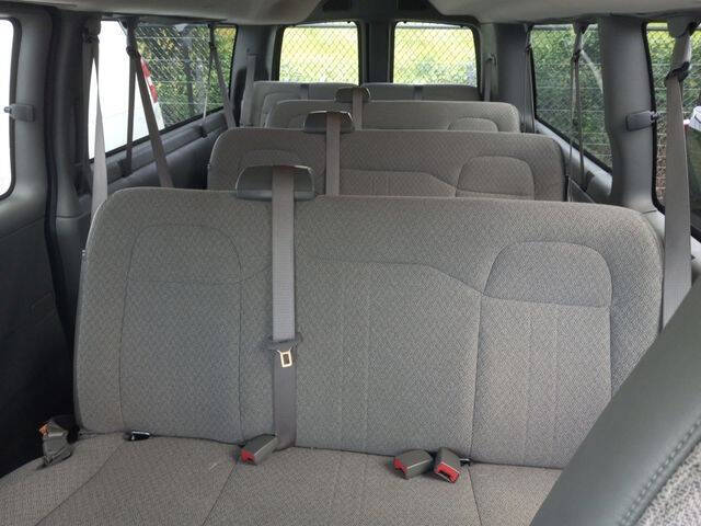 2025 Chevrolet Express LT 3500