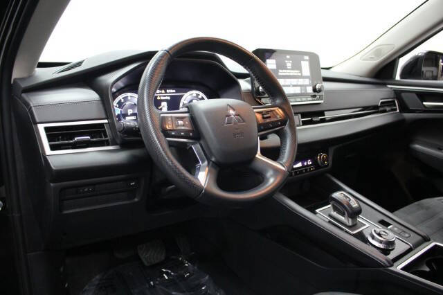 2024 Mitsubishi Outlander SE