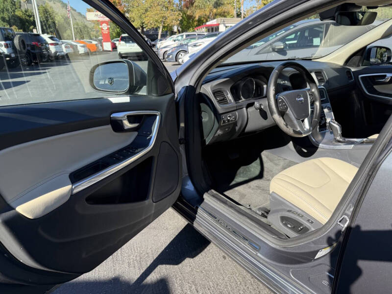 2017 Volvo V60 T5 Premier