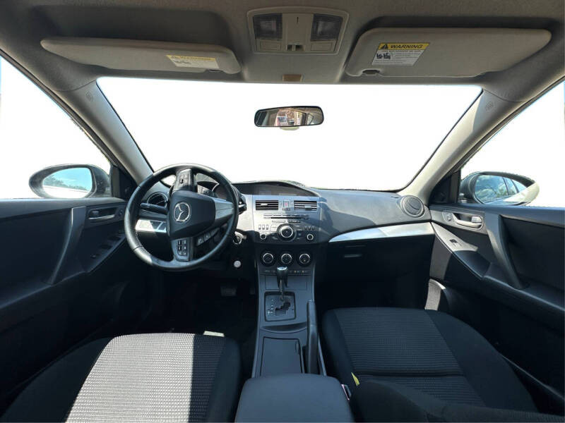 2013 Mazda MAZDA3 i Touring
