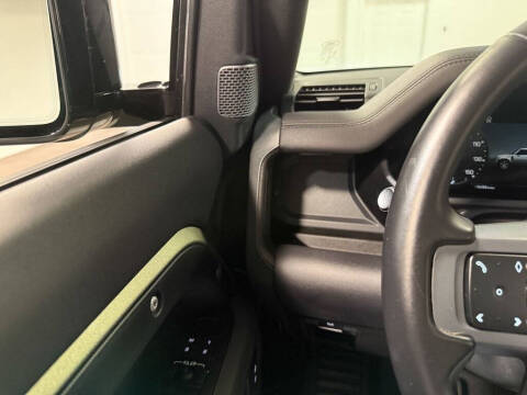 2024 Land Rover Defender 90 P400 X-Dynamic SE