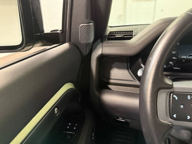 2024 Land Rover Defender 90 P400 X-Dynamic SE