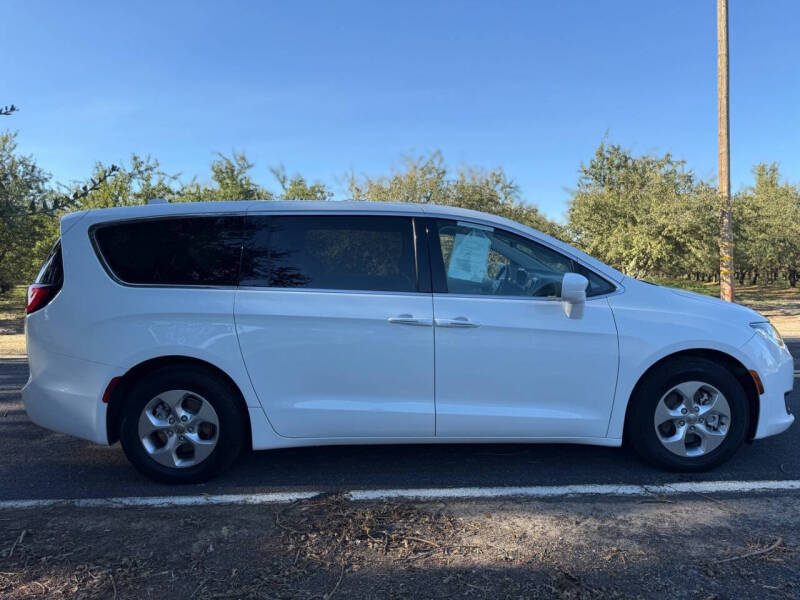 2017 Chrysler Pacifica Hybrid Touring Plus