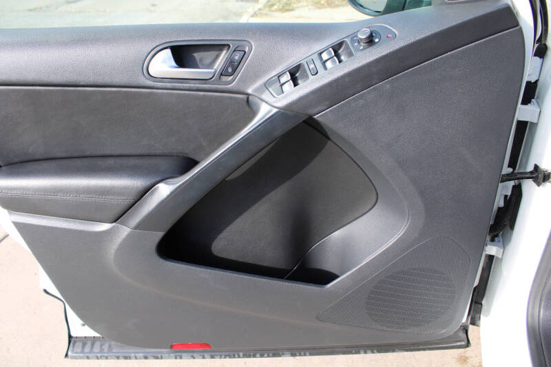 2017 Volkswagen Tiguan 2.0T Wolfsburg Edition 4Motion