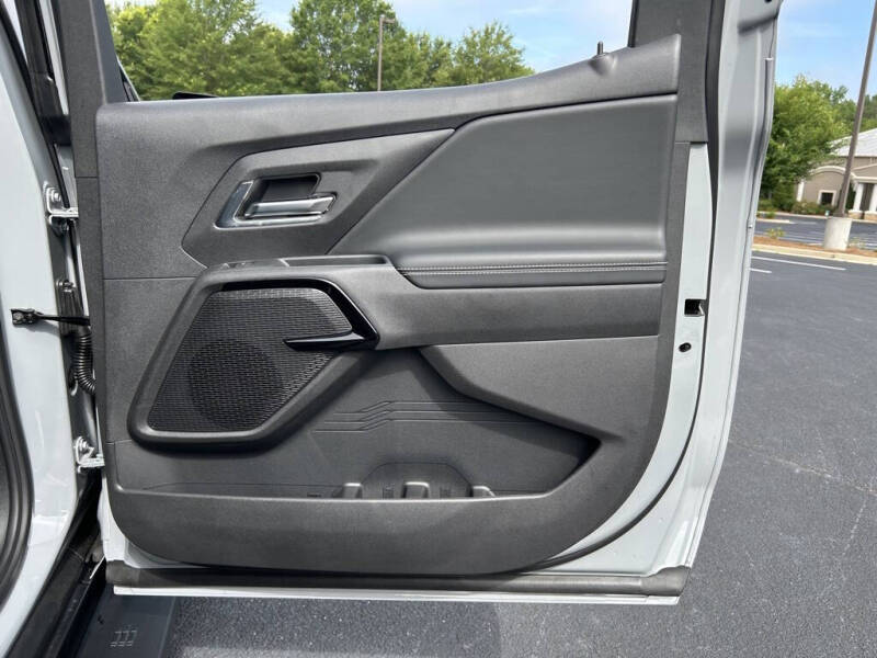 2025 Chevrolet Silverado EV LT