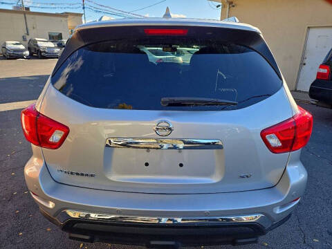 2020 Nissan Pathfinder SV