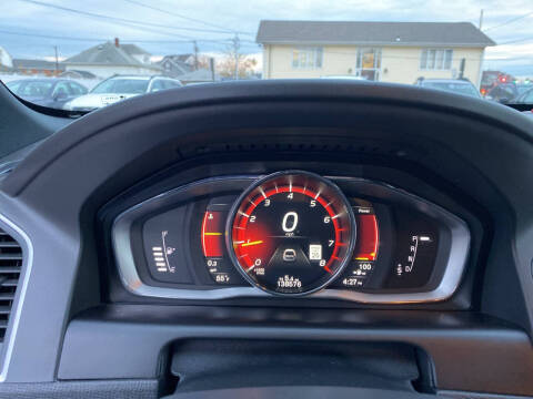 2017 Volvo XC60 T6 R-Design