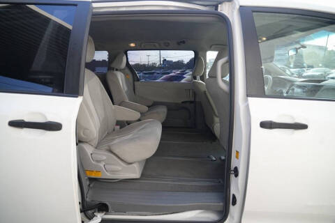 2011 Toyota Sienna Base 7-Passenger