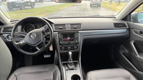 2017 Volkswagen Passat 1.8T R-Line