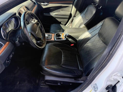 2017 Chrysler 300 C Platinum