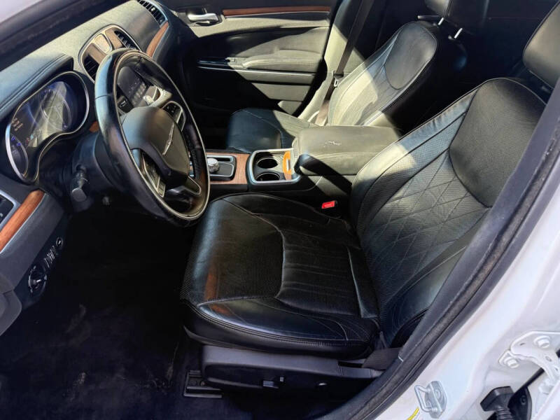 2017 Chrysler 300 C Platinum
