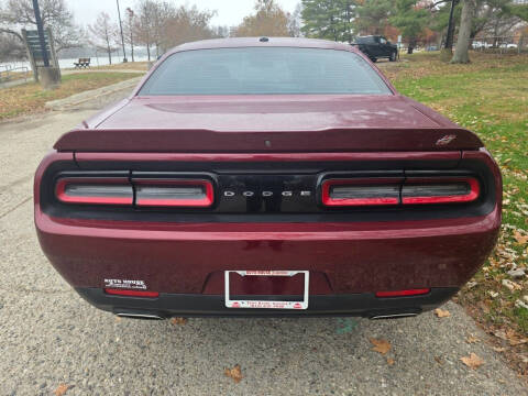 2021 Dodge Challenger SXT