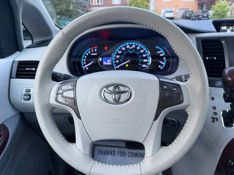 2012 Toyota Sienna XLE 7-Passenger