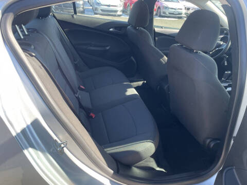 2018 Chevrolet Cruze LS Auto