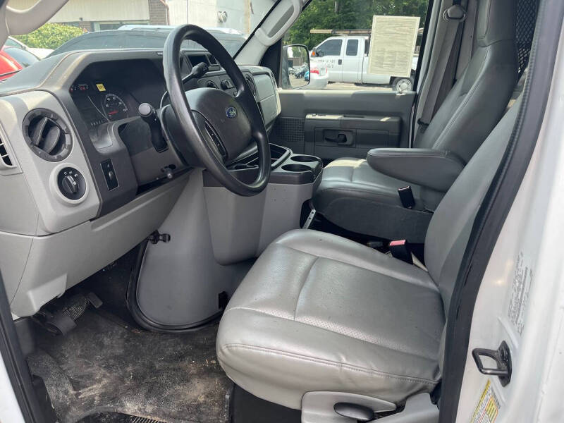 2009 Ford E-Series E-150 XL