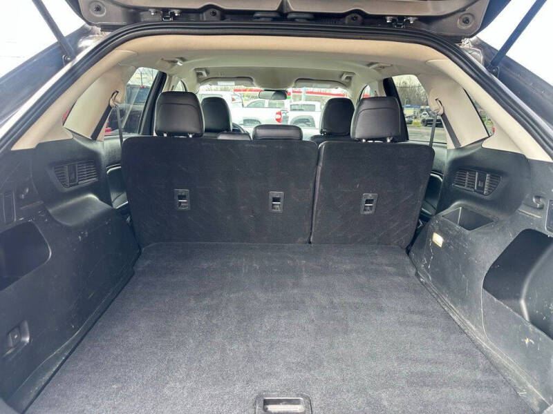 2022 Ford Edge SE