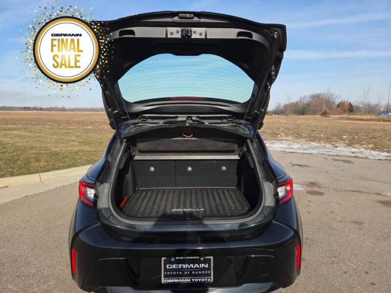 2025 Toyota Corolla Hatchback SE