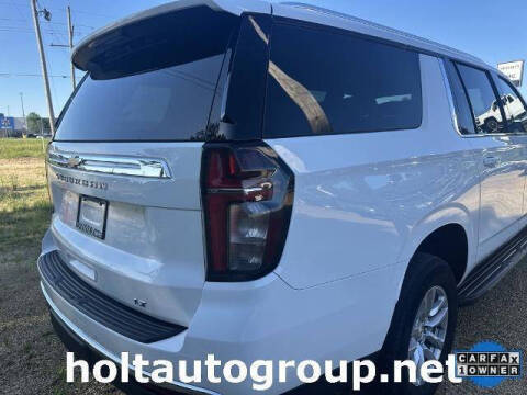 2023 Chevrolet Suburban LT