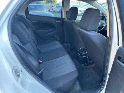 2013 Mazda MAZDA2 Touring