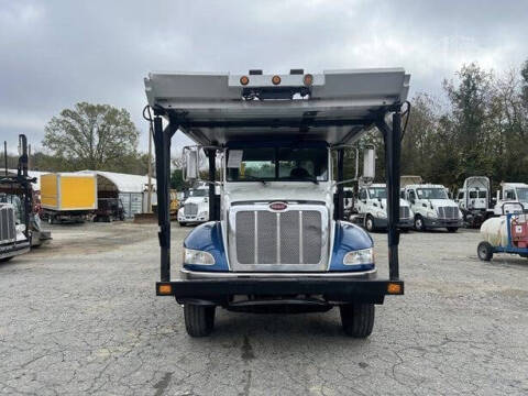 2009 Peterbilt 335