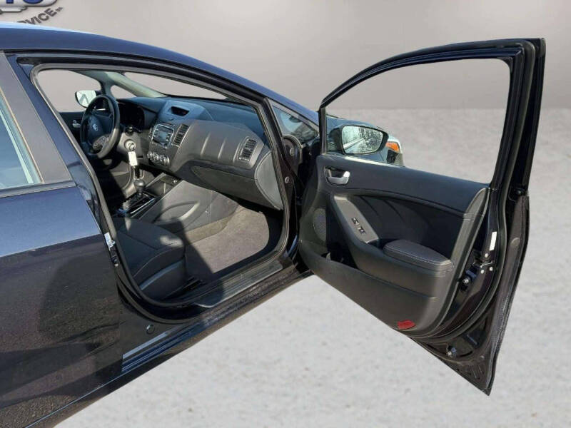 2017 Kia Forte5 LX