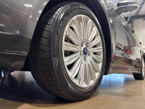 2016 Ford Fusion Hybrid SE