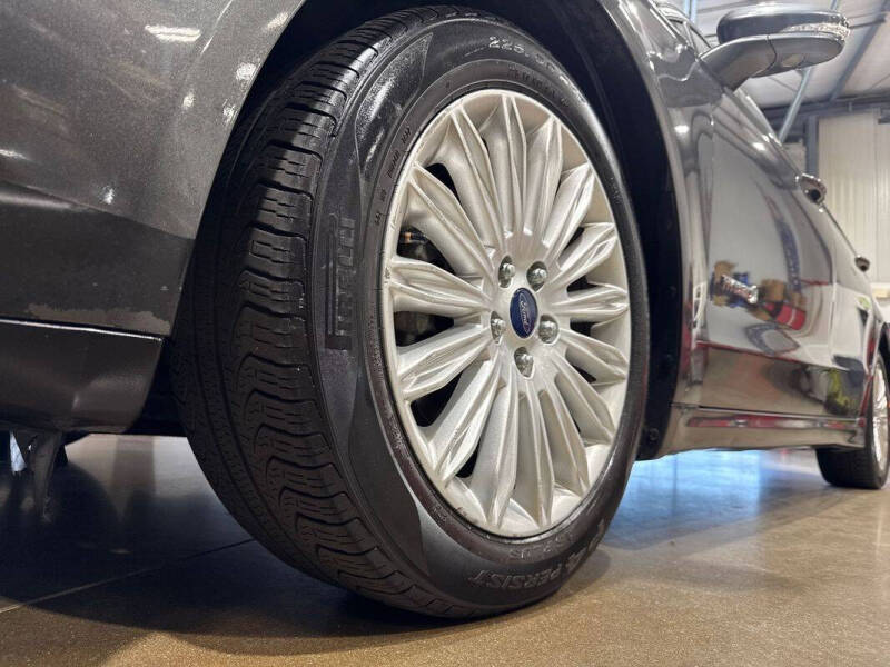 2016 Ford Fusion Hybrid SE