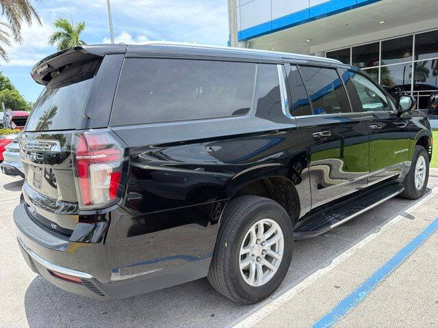 2024 Chevrolet Suburban LT