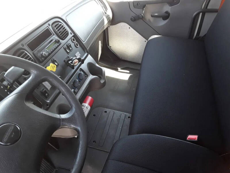 2016 Freightliner M2 106
