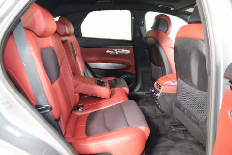 2023 Genesis GV70 2.5T Standard