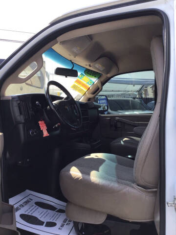 2023 Chevrolet Express 2500