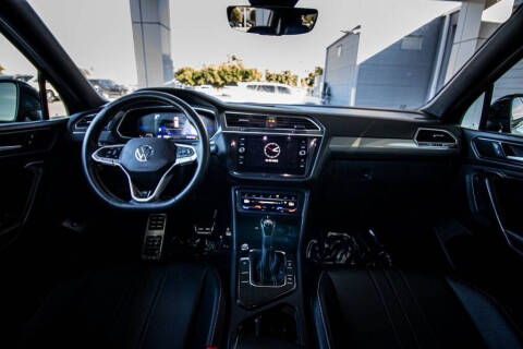 2023 Volkswagen Tiguan SE R-Line Black